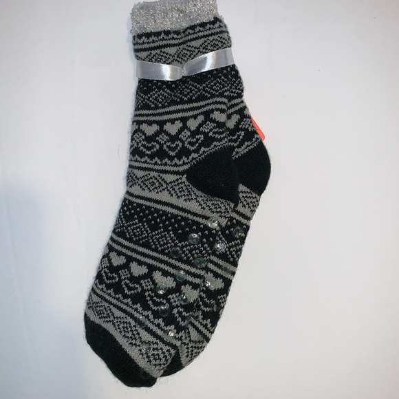 NWT TRU FIT HEART FAIR ISLE COZY SOCKS WITH GRIPPY BOTTOMS - Picture 3 of 10